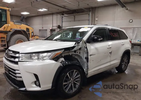 2018 Toyota Highlander Xle z USA, uszkodzony, nr VIN 5TDJZRFH6JS878784
